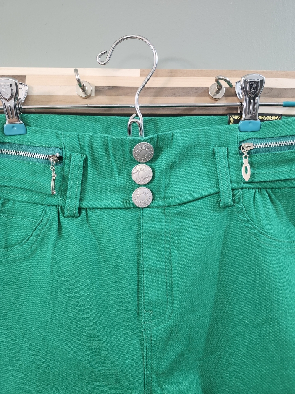 Green Bermuda Shorts with Faux Triple-Button Front - Picture 3 of 7